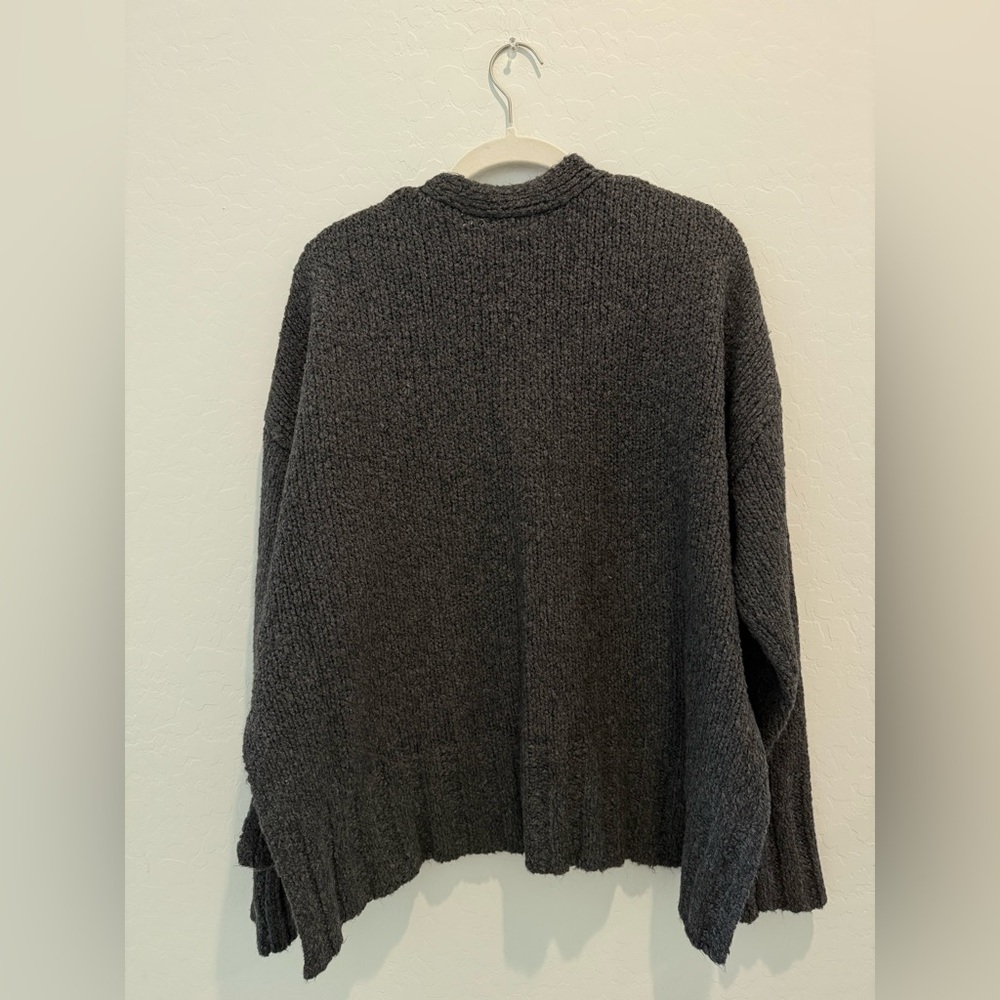 Urban Outfitters Cozy Gray Heavy Knit Button-Up Sweater Cardigan NWT - Picture 2 of 4